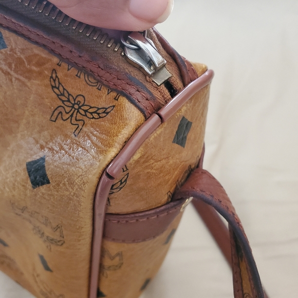 Vintage MCM crossbody bag - Picture 6 of 9